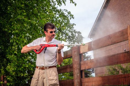 Top 3 Reasons to Avoid DIY Pressure Washing